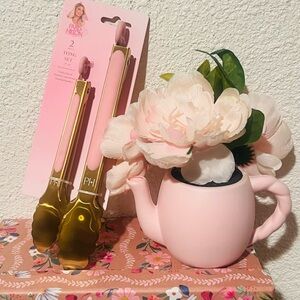 New Paris Hilton Pink and Gold Tong Set